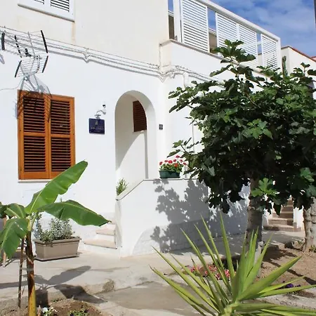 Alojamento de Acomodação e Pequeno-almoço Marco Polo Terrasini